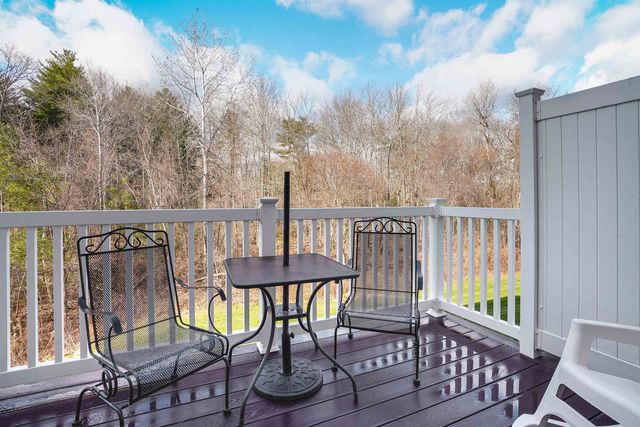 28 Acadia Lane, Exeter, NH 03833