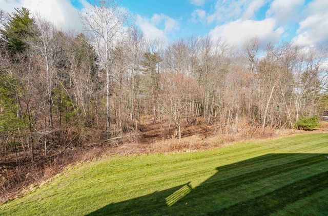 28 Acadia Lane, Exeter, NH 03833