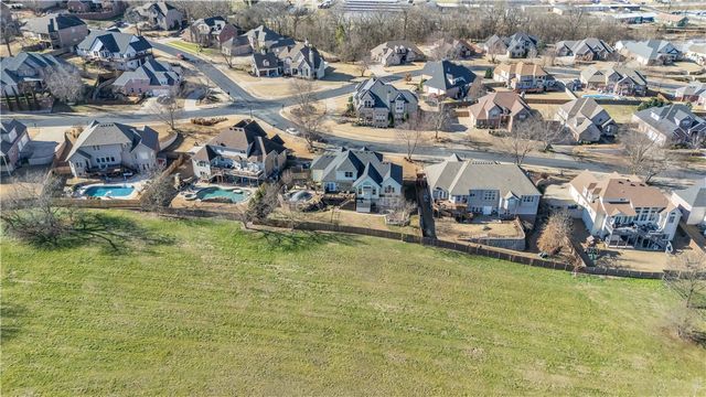 3802 NW Riverbend Road, Bentonville, AR 72712