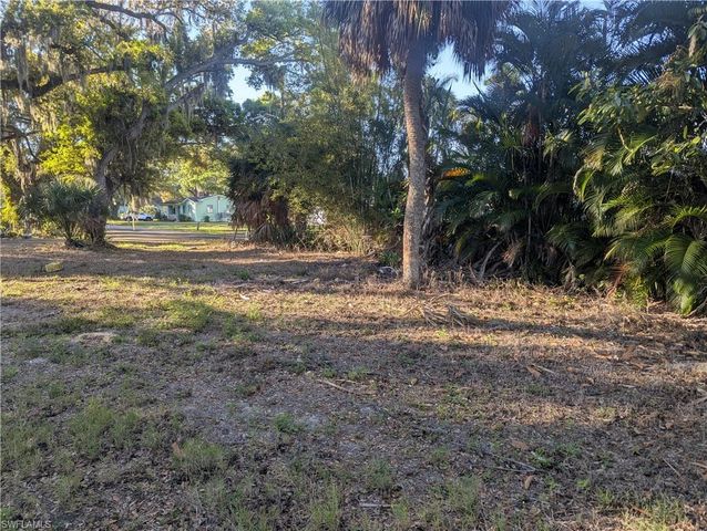 3541-3543 E Riverside DR, Fort Myers, FL 33916