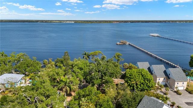 3541-3543 E Riverside DR, Fort Myers, FL 33916