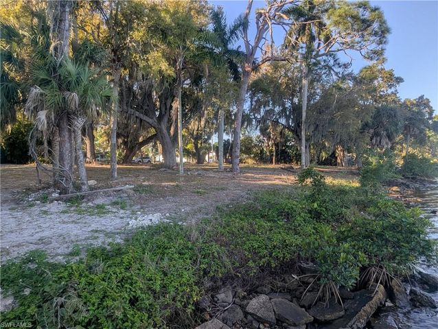 3541-3543 E Riverside DR, Fort Myers, FL 33916