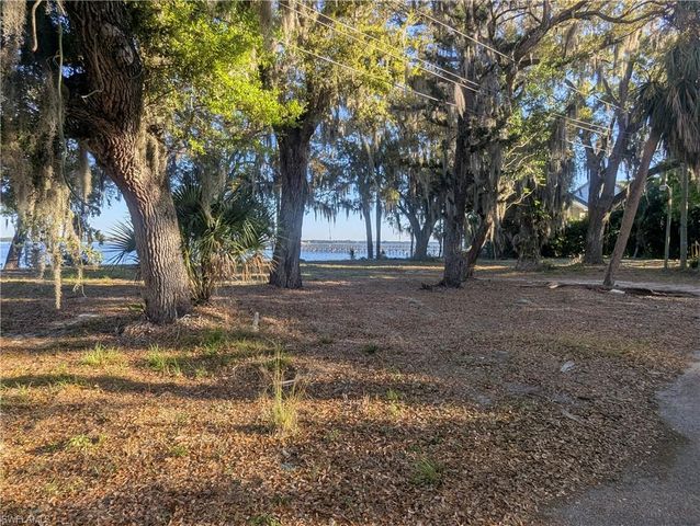 3541-3543 E Riverside DR, Fort Myers, FL 33916