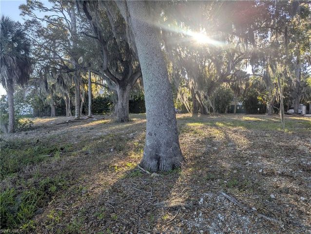 3541-3543 E Riverside DR, Fort Myers, FL 33916