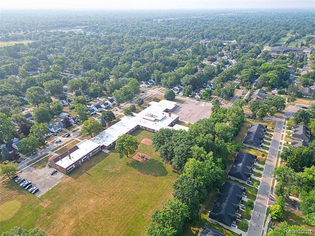 18317 Dalby, Redford, MI 48240
