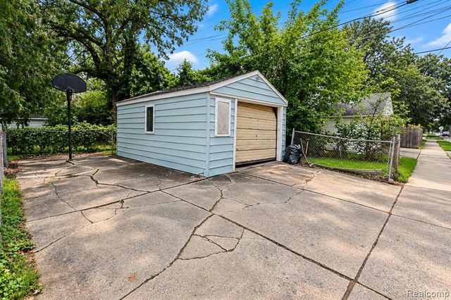 18317 Dalby, Redford, MI 48240