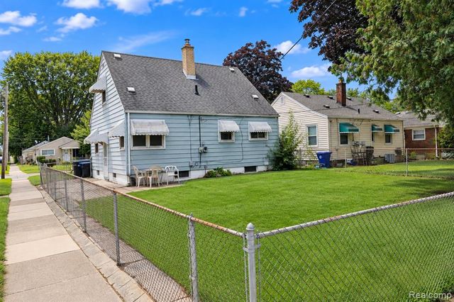 18317 Dalby, Redford, MI 48240