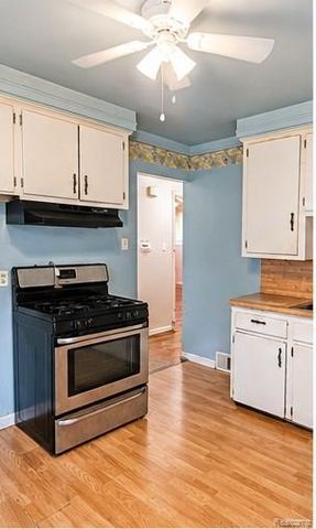 18317 Dalby, Redford, MI 48240