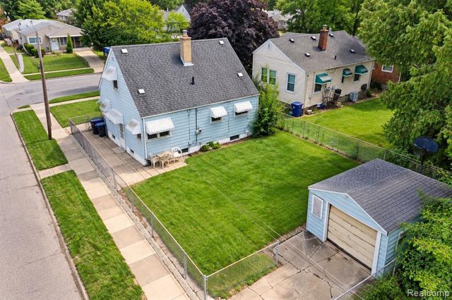18317 Dalby, Redford, MI 48240