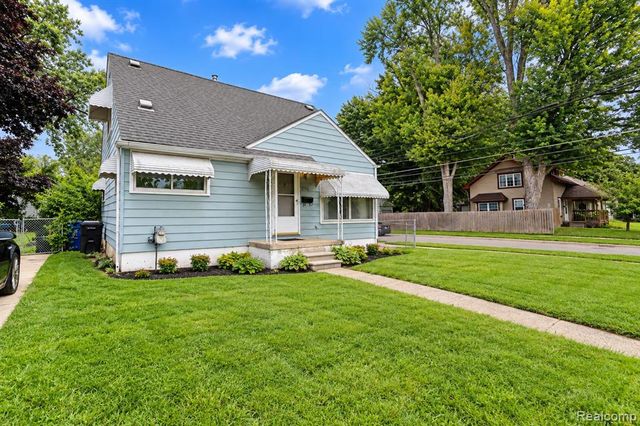 18317 Dalby, Redford, MI 48240