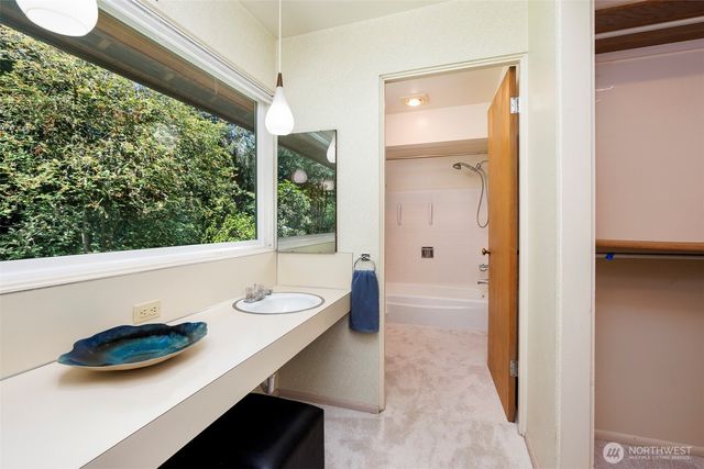 900 NW 134th Street, Seattle, WA 98177