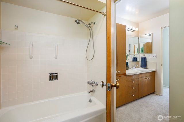 900 NW 134th Street, Seattle, WA 98177