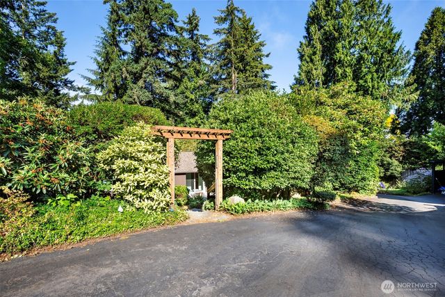 900 NW 134th Street, Seattle, WA 98177