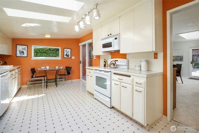 900 NW 134th Street, Seattle, WA 98177