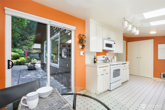 900 NW 134th Street, Seattle, WA 98177