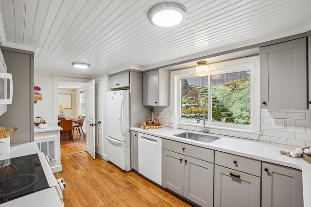 1 Constitution Rd, Lexington, MA 02421