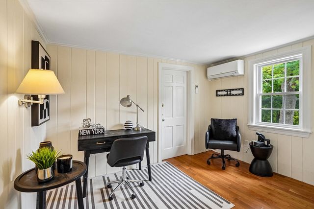 1 Constitution Rd, Lexington, MA 02421