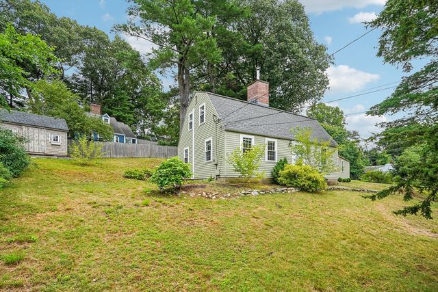 1 Constitution Rd, Lexington, MA 02421
