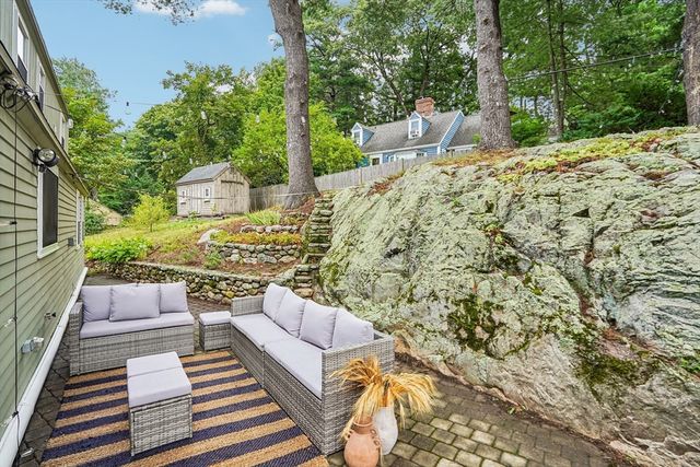 1 Constitution Rd, Lexington, MA 02421
