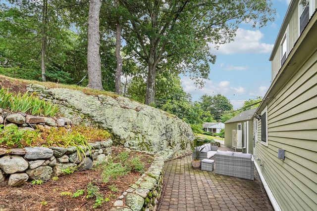 1 Constitution Rd, Lexington, MA 02421