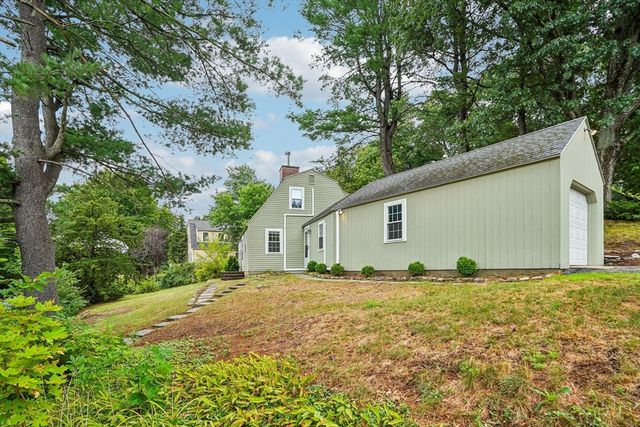 1 Constitution Rd, Lexington, MA 02421