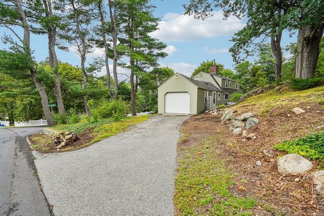 1 Constitution Rd, Lexington, MA 02421