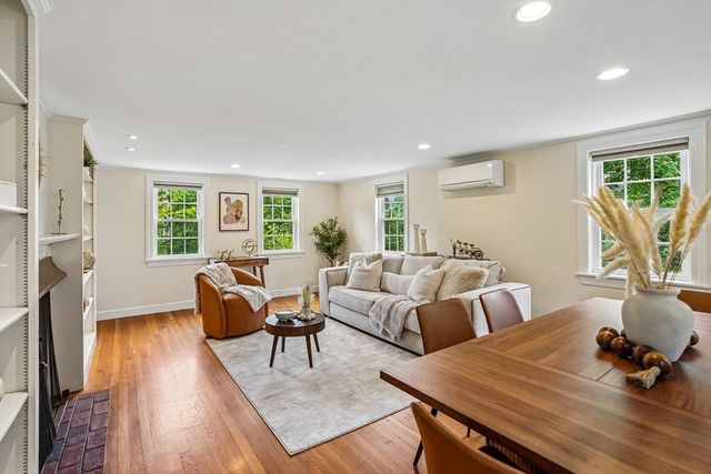 1 Constitution Rd, Lexington, MA 02421
