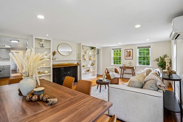 1 Constitution Rd, Lexington, MA 02421
