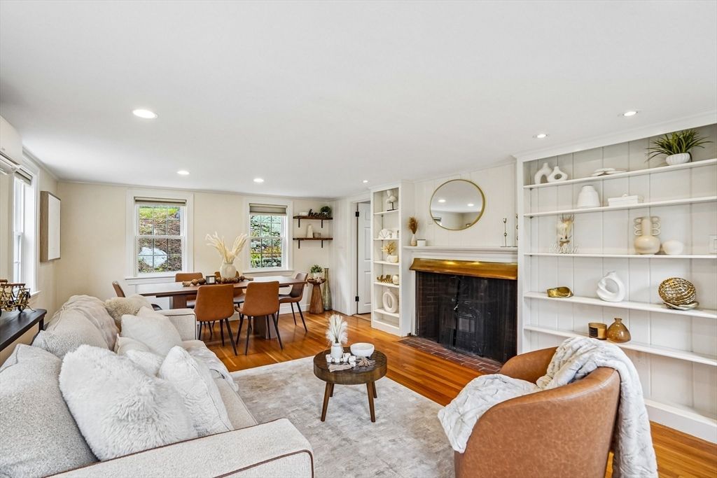 1 Constitution Rd, Lexington, MA 02421