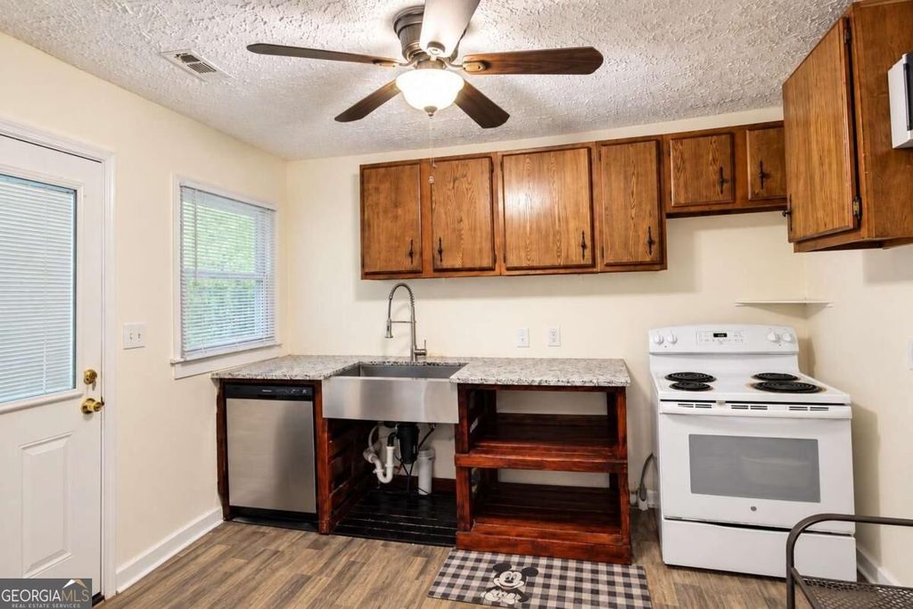 4195 Hanes Drive, Decatur, GA 30035 — photo 4