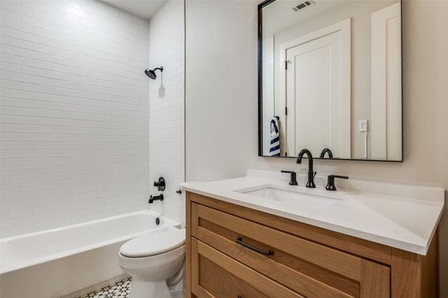 6911 Clayton Avenue, Dallas, TX 75214