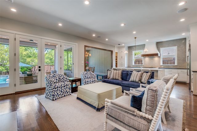 6911 Clayton Avenue, Dallas, TX 75214