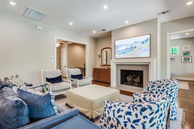 6911 Clayton Avenue, Dallas, TX 75214