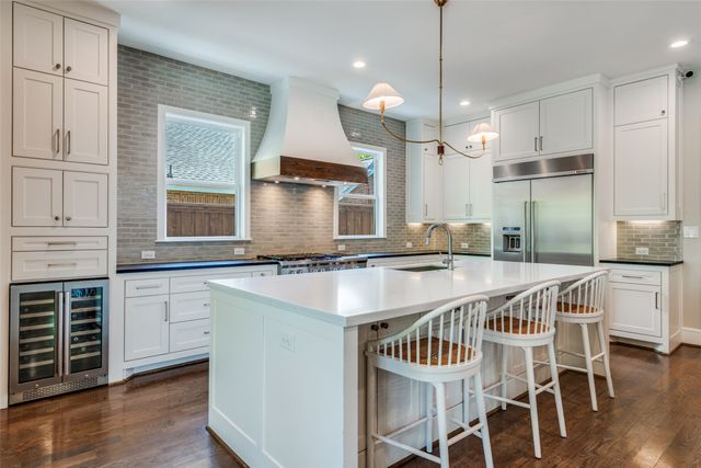 6911 Clayton Avenue, Dallas, TX 75214