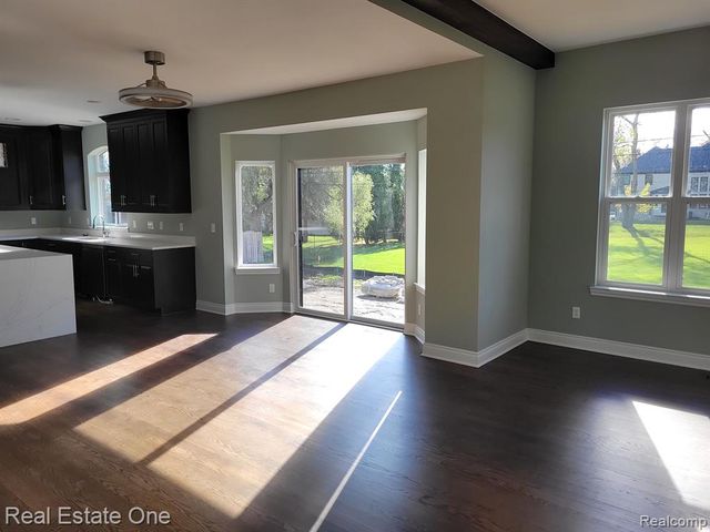 25 Florence Drive, Troy, MI 48098