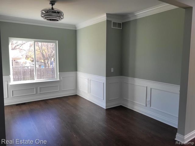 25 Florence Drive, Troy, MI 48098