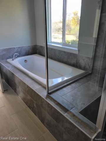 25 Florence Drive, Troy, MI 48098
