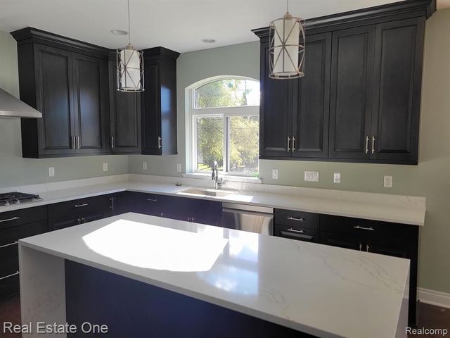 25 Florence Drive, Troy, MI 48098