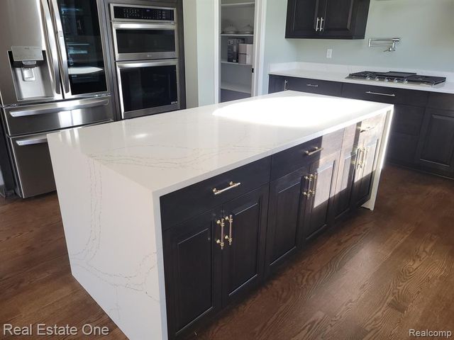 25 Florence Drive, Troy, MI 48098