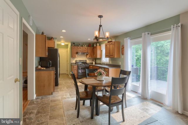 4 MAYFLY CT, Myerstown, PA 17067