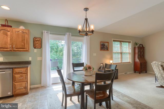 4 MAYFLY CT, Myerstown, PA 17067