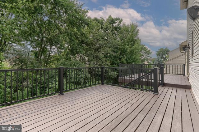 4 MAYFLY CT, Myerstown, PA 17067