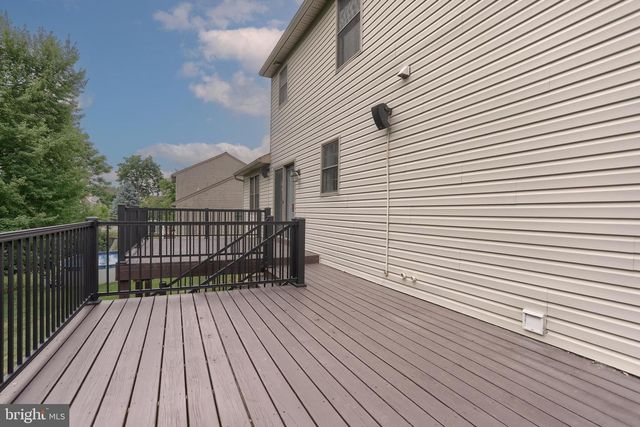 4 MAYFLY CT, Myerstown, PA 17067