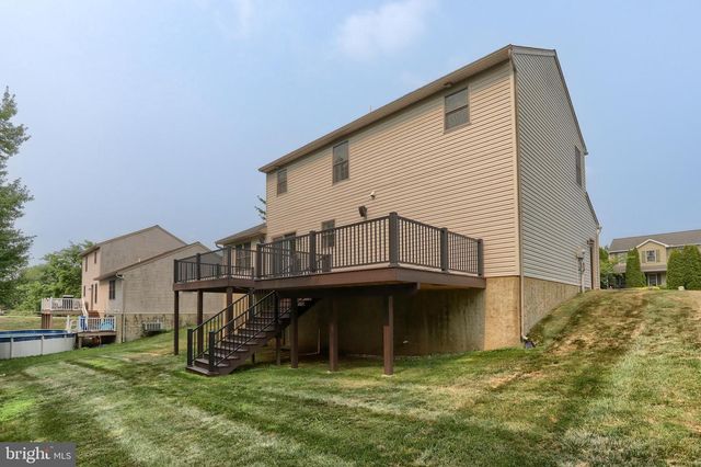 4 MAYFLY CT, Myerstown, PA 17067