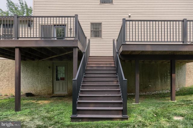 4 MAYFLY CT, Myerstown, PA 17067
