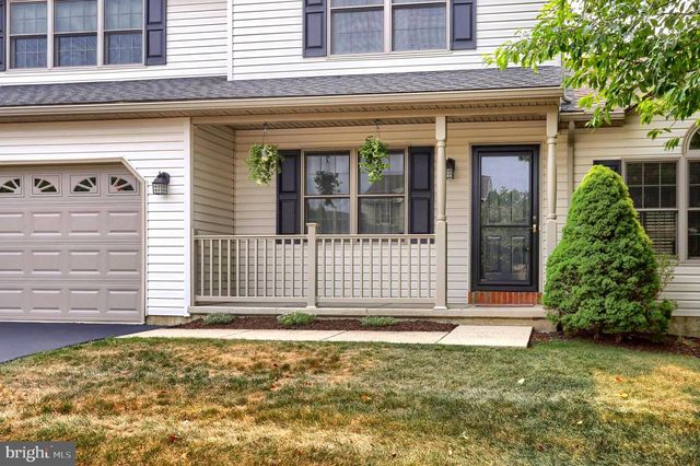 4 MAYFLY CT, Myerstown, PA 17067