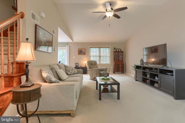 4 MAYFLY CT, Myerstown, PA 17067