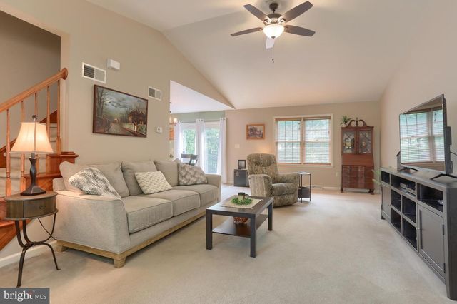 4 MAYFLY CT, Myerstown, PA 17067