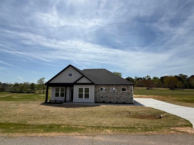 943 Ferree Road, Campobello, SC 29322