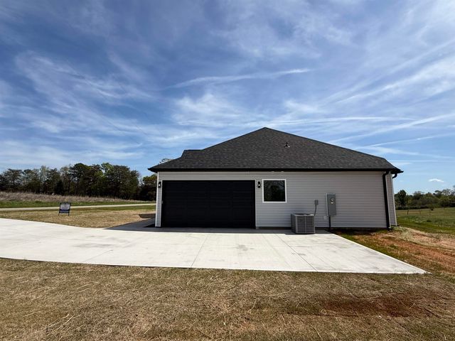 943 Ferree Road, Campobello, SC 29322